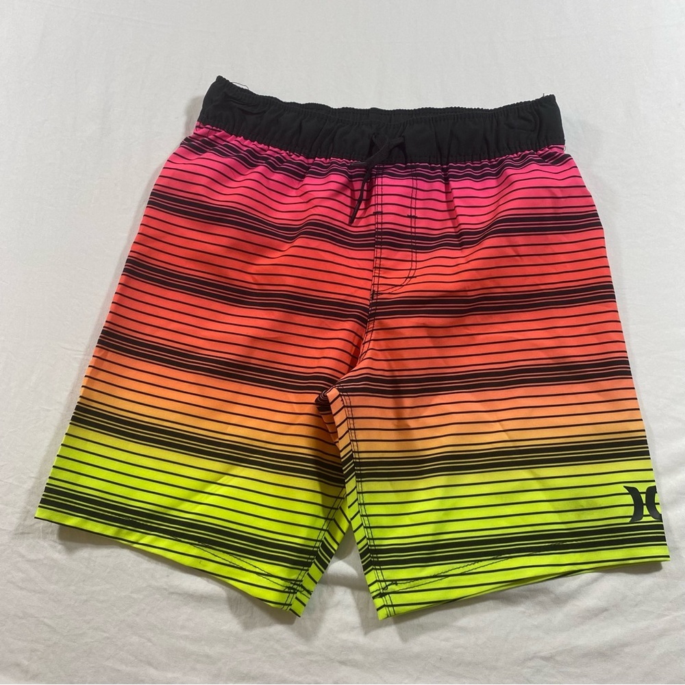 Hurley Boy Shorts Striped Pull On Shorts size 5/6 Elastic mesh lining
